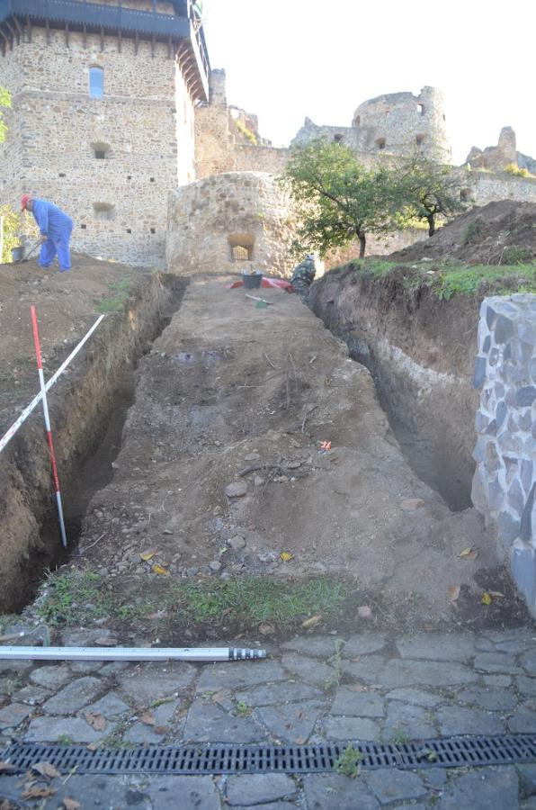 Výstavba schodiska na dolnom hrade (2019) Fotogaléria