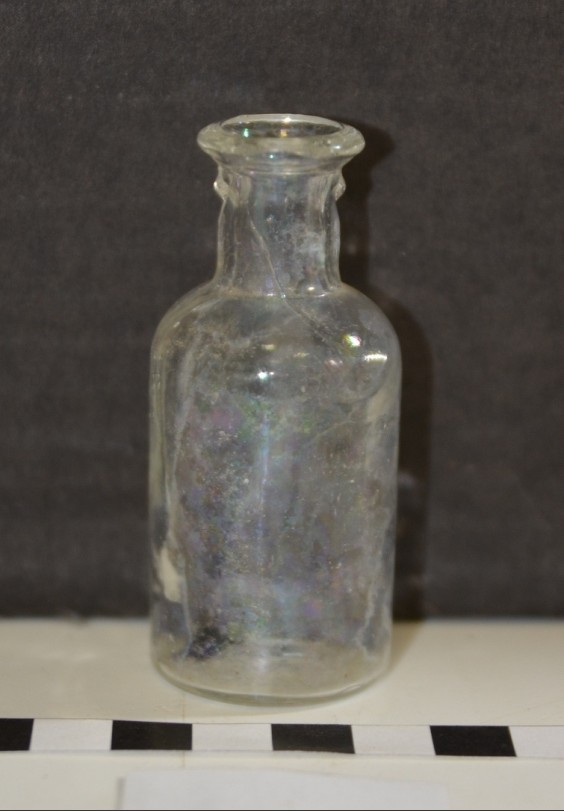 Sklenená lekárenská fľaška na lieky – 20. stor. Fotogaléria