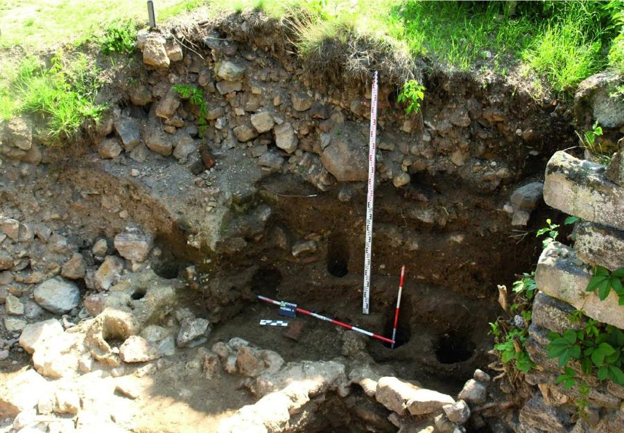 Situovanie kolových jám objektu v kazemate č. IV Fotogaléria