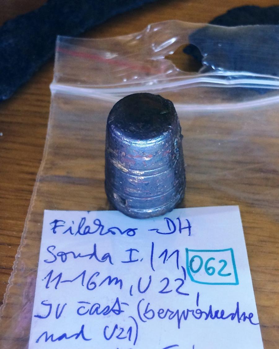 Náprstník bronzový, 16. – 17. stor. Fotogaléria