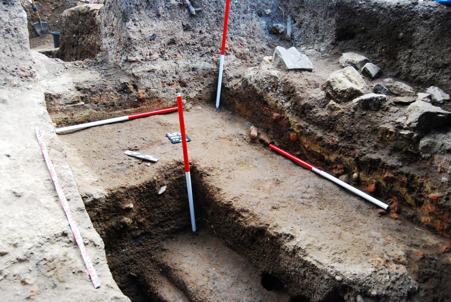 Pohľad na vrstvu U14, U15 v sonde I; železný depot Fotogaléria