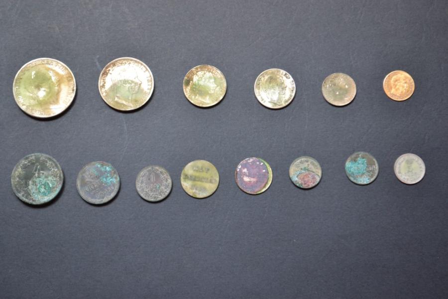Mince nájdené v časovej schránke Fotogaléria