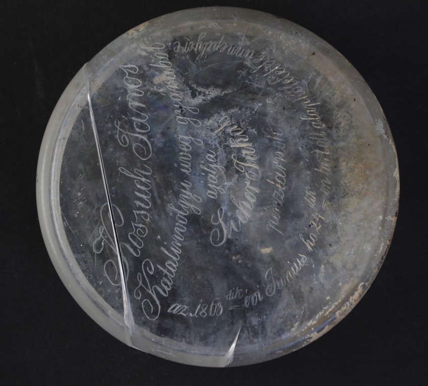 Vrchnák časovej schránky s popisom Fotogaléria